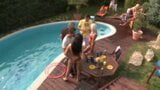 Festa in piscina - (scena # 01) snapshot 12