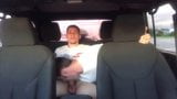 Sesso in auto in pubblico snapshot 6