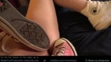 Squirting auf meine Converse-Turnschuhe - mrxmrscox snapshot 16