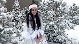 Snow Maiden memberikan dirinya sebagai hadiah untuk Tahun Baru snapshot 1