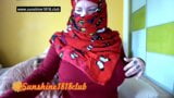 Czerwony hidżab, duże cycki, muzułmanin przed kamerą 10 22 snapshot 3