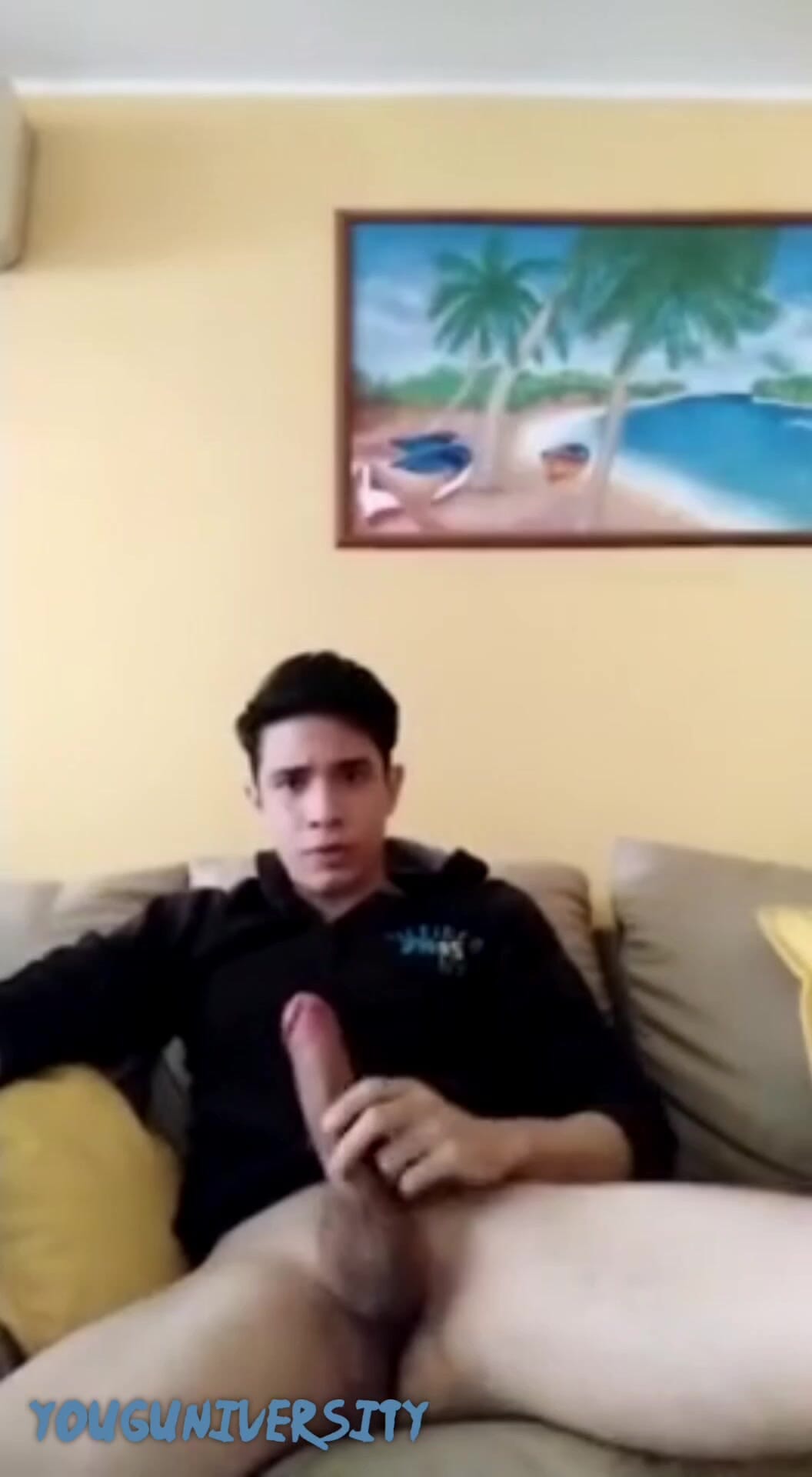 Dev penisli genç adam 