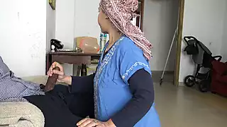 Қыздың жігітке минет жасағанын қараңыз