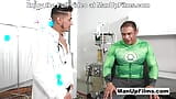 Green Lantern dapat bantuan daripada Doktor Cesar Xes untuk ManUpFilms snapshot 3