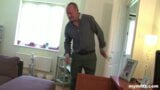 Nanny betrapt op het kijken door vaders spullen snapshot 2