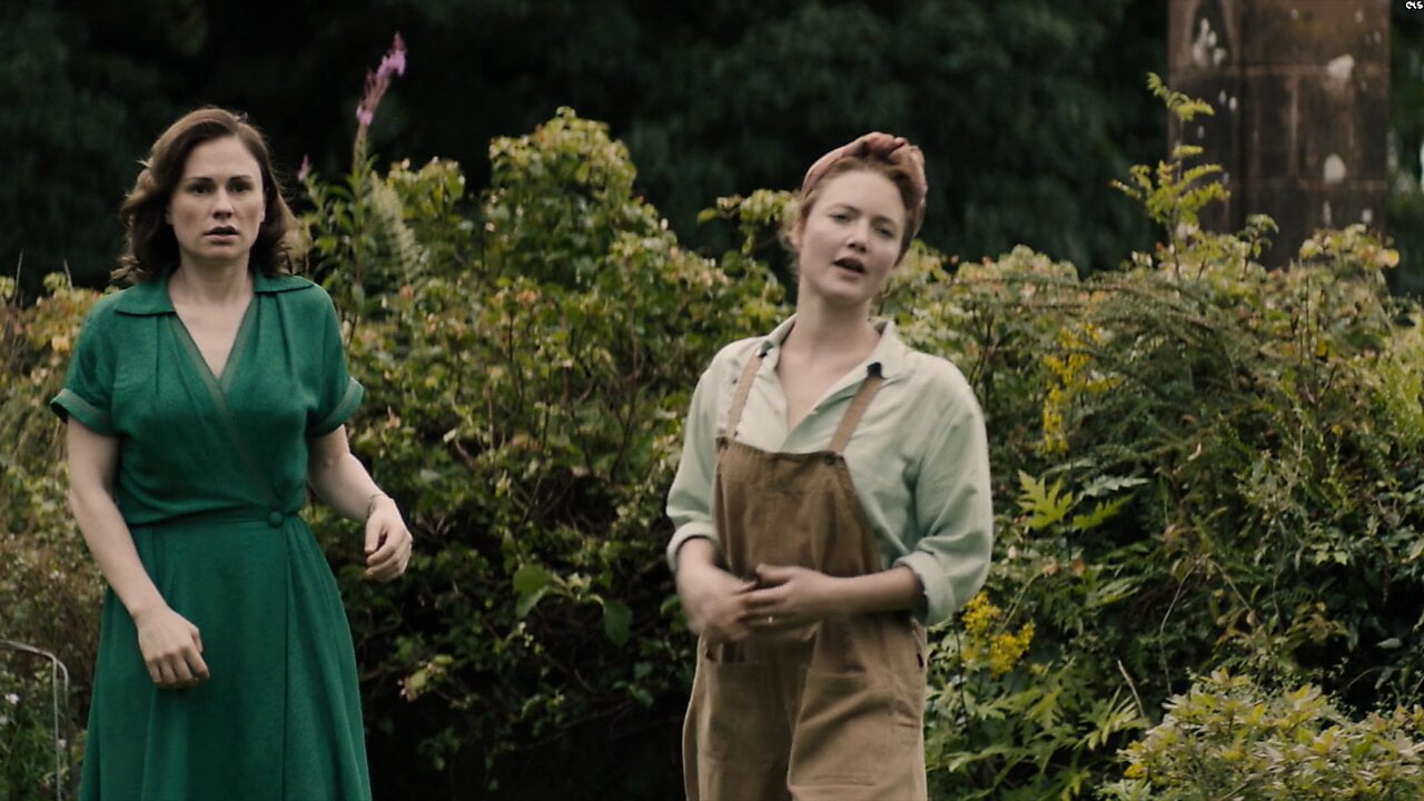 Anna paquin i holliday grainger - ''recite to pčelama''