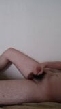 Xxx hete sexy jongen masturbeert snapshot 1