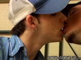 Christian Taylor und Kenny Crusoe rauchen Zigarren beim Blowjob snapshot 4