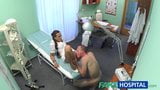 Paciente de fakehospital le da a su enfermera morena caliente una tarta de crema snapshot 9