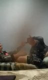 Maďarská cikánská dívka moncsi kouří snapshot 1