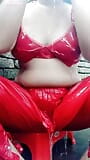 नहाने के समय खुली लाल सलवार कमीज। सुंदर लड़की नहाते समय स्तन और रसीली चूत दिखा रही है। snapshot 4