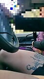 人妻が車に乗ってペニスをしゃぶる snapshot 1