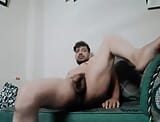 Papá caliente masturbándose duro snapshot 1