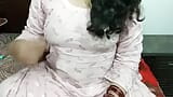 La ragazza viene chiamata da casa sua per la prima volta con video - chiaro audio hindi snapshot 2