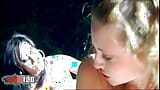 Божевільний секс утрьох з грудастою латиною Гігі Лав і милою мініатюрною французькою повією Моаною Мендес snapshot 16