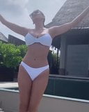 Big Mammary Glands of Ms. Pia Wurtzbach snapshot 5