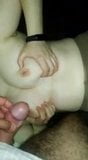 A ella le encanta el semen en las tetas snapshot 8