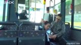 Gagici sexy în autobuzul public snapshot 17