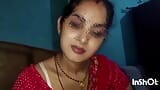 Vidéo de sexe complète - baise et pipe en hindi, vidéo X indienne d’une bhabhi lalita qui se fait baiser en levrette debout snapshot 3