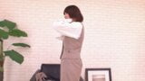 जापानी मासूम टीचर पहली बार इतना बड़ा लंड देखती है... और सीधे चुदाई करती है snapshot 4