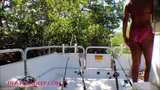Pequeña asiática tailandesa heather deep va de pesca y juega al escondite snapshot 3