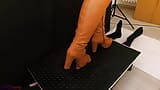 Volle pik cbt, bootjob, pik vertrappen in leren bruine laarzen met Tamystarly - ballbusting, femdom snapshot 8