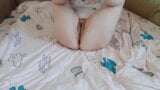 Gordita se masturba el coño peludo snapshot 6