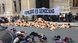 Naakte vrouwen protesteren in Argentinië -kleurenversie snapshot 6