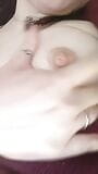 Strip-tease maison de jour avec masturbation douce et orgasme snapshot 6