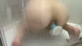 Grandi tette scopata con dildo nella doccia snapshot 9