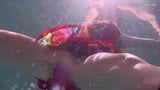 La rossa nikita vodorezova si spoglia velocemente sott'acqua snapshot 6