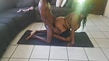 Profesora de yoga cachonda snapshot 11