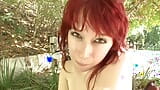 Une adolescente rousse se fait baiser par une bite mature snapshot 4