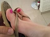 cum on wife's feet with flip flops snapshot 4