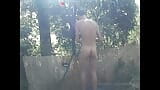 Dusche an der straße - öffentlicher amateur-exhibitionist snapshot 2