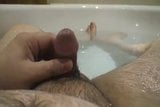 Dik, kleverig sperma geschoten in bad - onder water snapshot 1