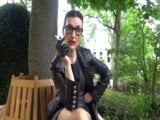 Lady Victoria Valente te usa al aire libre snapshot 5