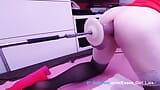 Une machine à baiser avec un gode anal baise pour Lisa, MILF sexy de l’Essex snapshot 8