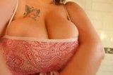 Bbw kitty Mcpherson (tirando a roupa no banheiro) snapshot 1