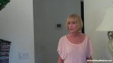 Rommelige gezichtsbehandeling voor amateur sexy gilf snapshot 2