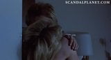 scandalplanet.com의 Linda hamilton 누드 장면 snapshot 4