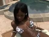 Sola dior na piscina snapshot 3