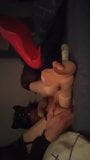 Transvestit fast mit einem Dildo im Anus erwischt snapshot 7