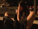 Rachelle se fait sodomiser sur les quais de Paris snapshot 10