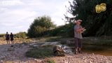 Parodia di Discovery Channel - cagna del fiume due poliziotti troie snapshot 5