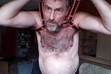 Gay pappa Fiend Gris leker med sina pumpade bröstvårtor snapshot 7