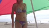 Madre latina se exhibe en la playa y se masturba delicioso snapshot 4