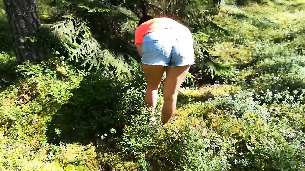 Šukal mě neznámý sexuální maniak v lese!