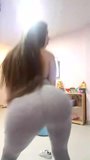 Mamita latina moviendo el culo - Latin MILF twerquing snapshot 2