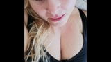 Pelo rubio, ojos azules, oferta tetas naturales bbw milf coño burlas snapshot 2